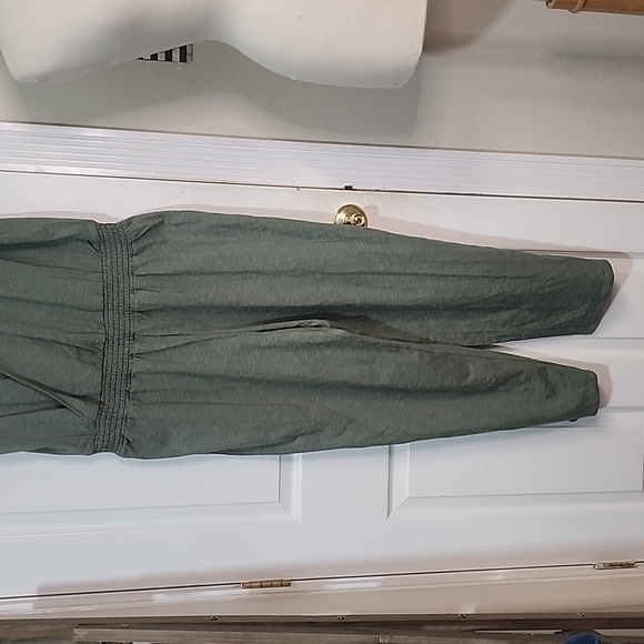 NWT (sort of) Candace Cameron Bure jumpsuit - Picture 3 of 7